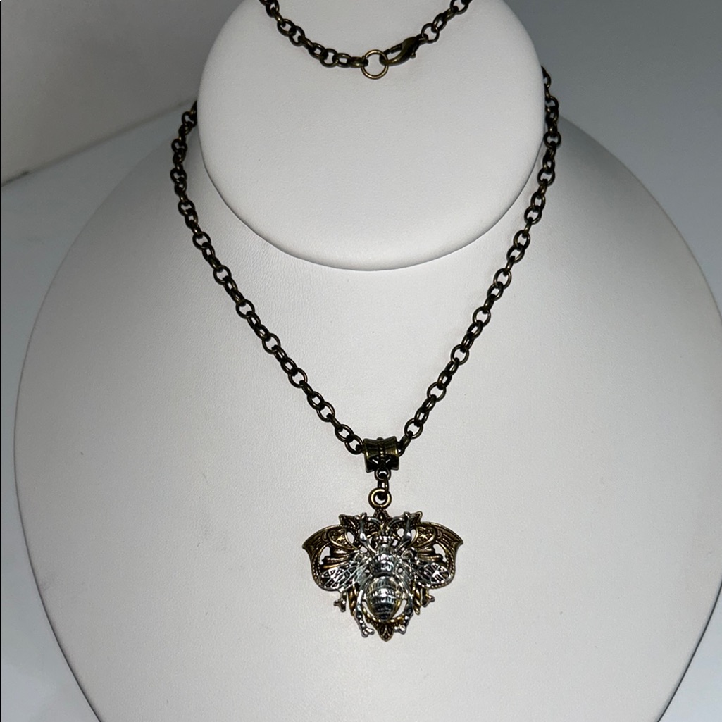 Handmade Two Tone Queen Bee Ribbons Of Glory Bronze 18” Necklace